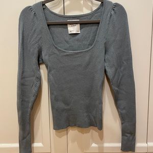 Cropped sweater with bell sleeves